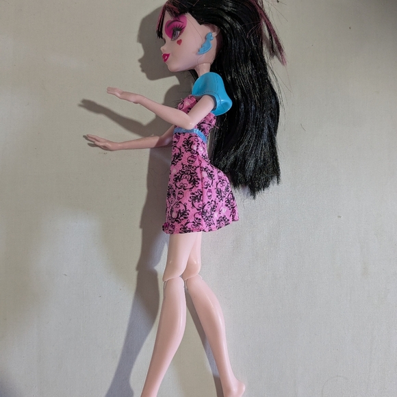 Monster High DracuLaura Doll Dance the Fright Away Dress Bat Earrings 2015 - Picture 5 of 9